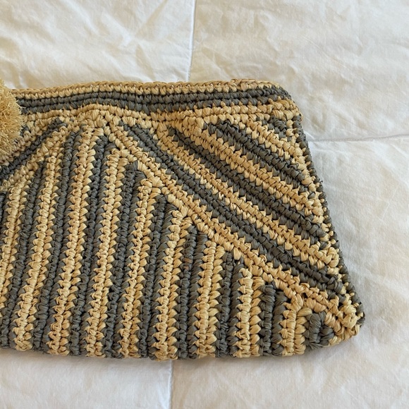 MAR Y SOL
SONIA CLUTCH Brand New with Tag - Picture 6 of 7